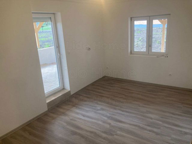 Eladó családi ház, Ságváron 69.9 M Ft, 7 szobás