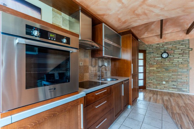 Eladó téglalakás, Székesfehérvárott 78 M Ft, 3 szobás