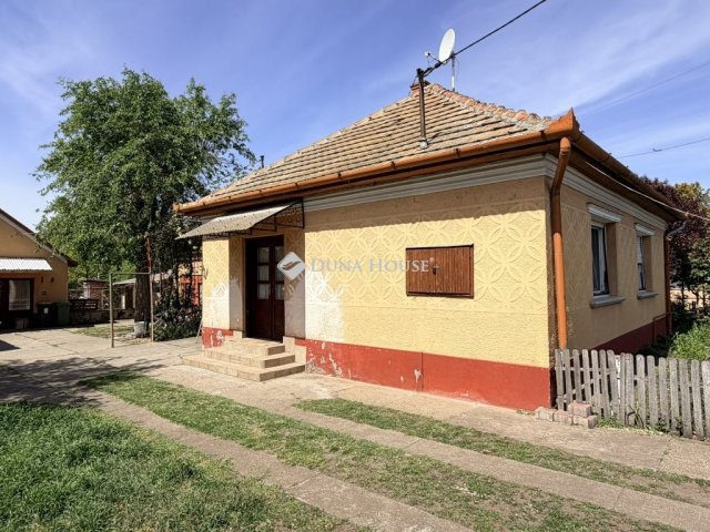 Eladó családi ház, Abonyban 38.9 M Ft, 2 szobás