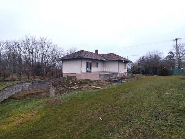 Eladó családi ház, Kecskeméten 35.9 M Ft, 2 szobás