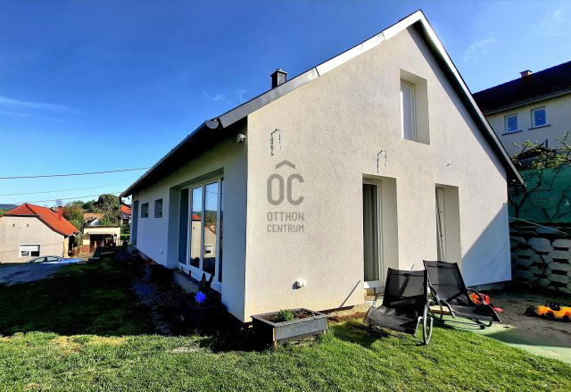 Eladó családi ház, Romonyán 64.99 M Ft, 3 szobás