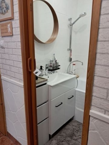 Eladó panellakás, Budapesten, XV. kerületben 75.3 M Ft