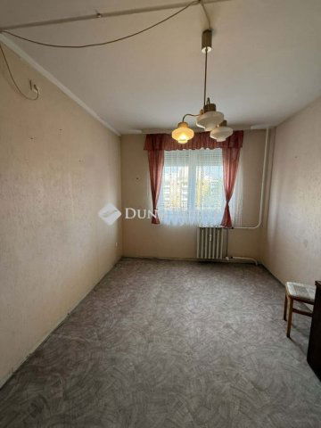 Eladó panellakás, Veszprémben 47.9 M Ft, 2 szobás