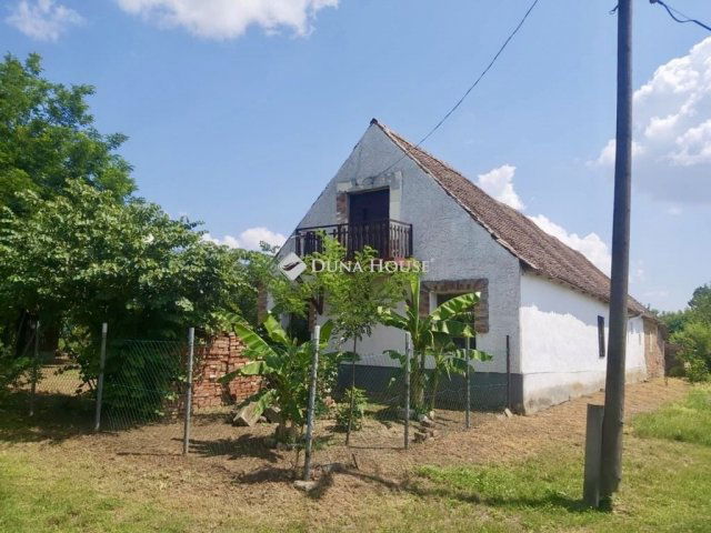 Eladó családi ház, Villányban 15 M Ft, 5 szobás