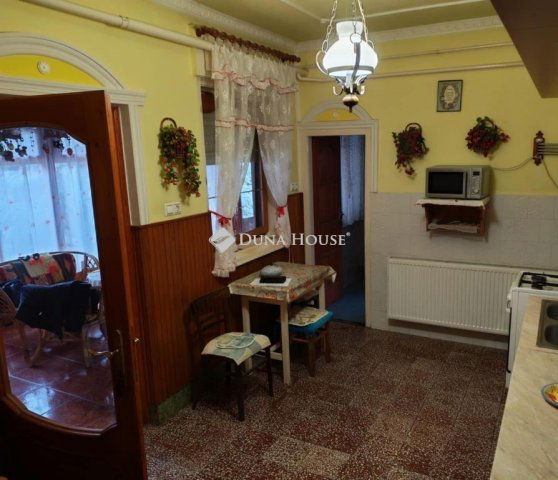 Eladó családi ház, Hatvanban 85 M Ft, 4 szobás