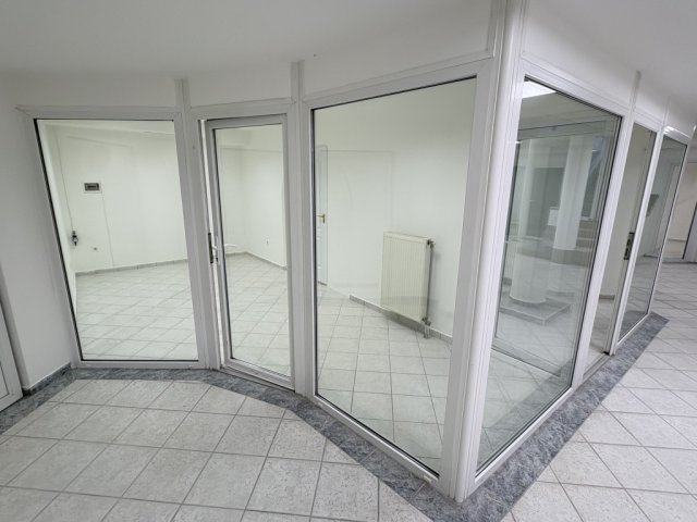 Kiadó üzlethelyiség, Kaposváron, Zárda utcában 42 E Ft / hó