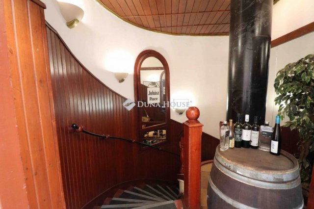 Eladó üzlethelyiség, Budapesten, VI. kerületben 123 M Ft