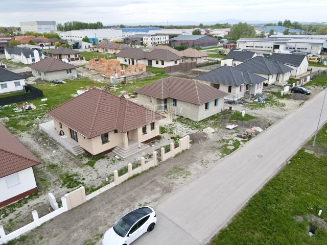 Eladó családi ház, Jászberényben 59.9 M Ft, 4 szobás