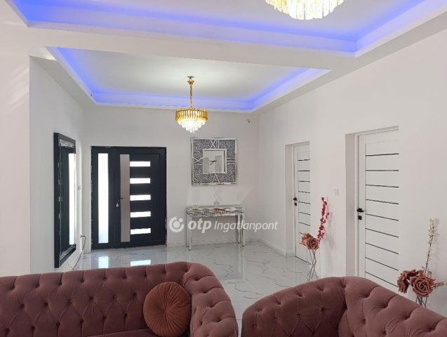 Eladó családi ház, Ercsiben 84.9 M Ft, 3 szobás