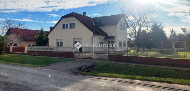 Eladó családi ház, Mezőcsokonyán 38.9 M Ft, 7 szobás