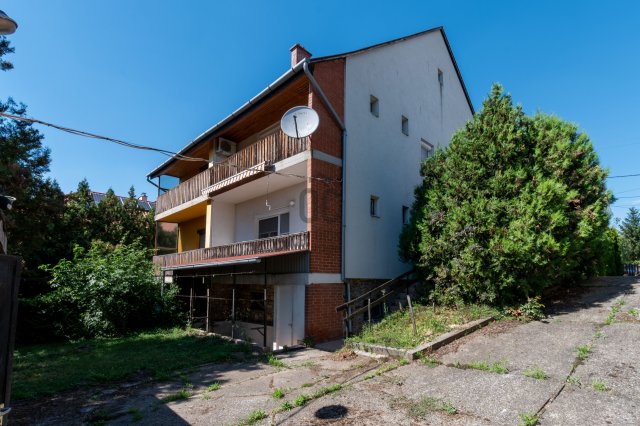 Eladó családi ház, Székesfehérvárott 75.9 M Ft, 4 szobás