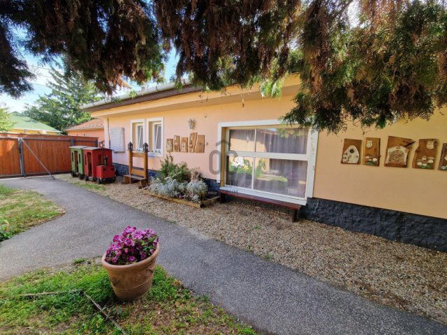 Eladó családi ház, Dunaharasztin 129.5 M Ft, 6 szobás