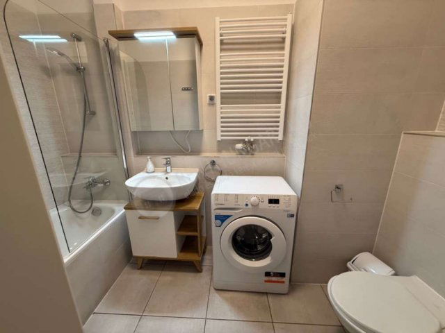 Kiadó téglalakás, albérlet, VIII. kerületben, Corvin sétányon