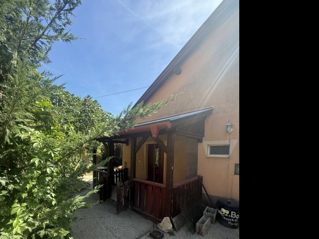 Eladó családi ház, Csolnokon, Szent Borbála utcában 19.2 M Ft
