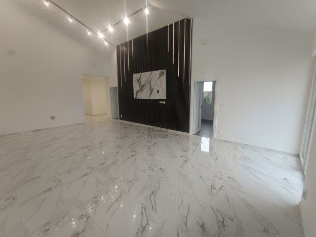 Eladó ikerház, Debrecenben 140 M Ft, 6 szobás