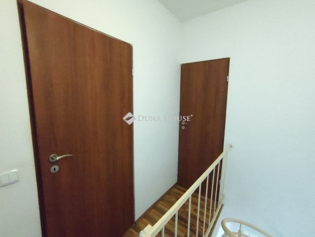 Eladó téglalakás, Budapesten, VI. kerületben 99.9 M Ft, 3 szobás