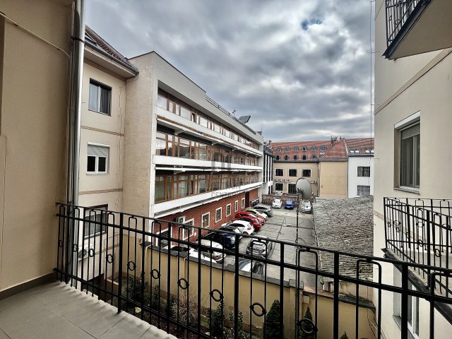 Eladó téglalakás, Győrött 60.85 M Ft, 2 szobás