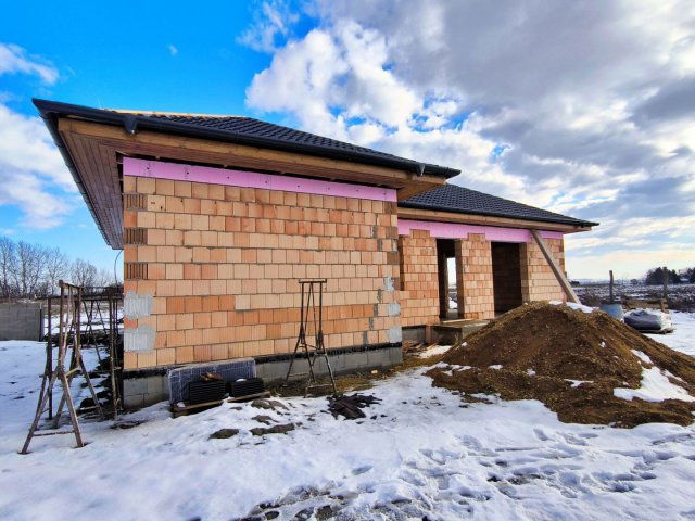 Eladó családi ház, Töltéstaván 98 M Ft, 5 szobás