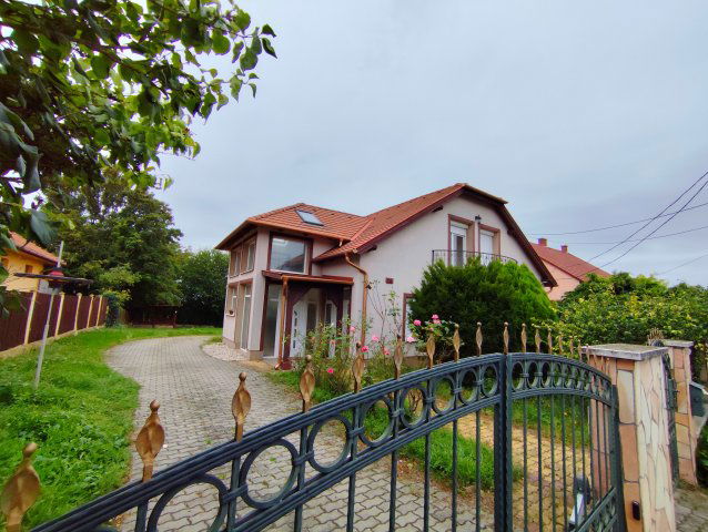 Eladó családi ház, Győrött, Tenkes utcában 135 M Ft, 6 szobás