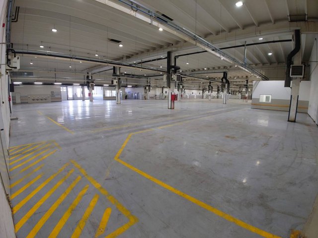 Kiadó ipari ingatlan, Győrött 4863 E Ft / hó
