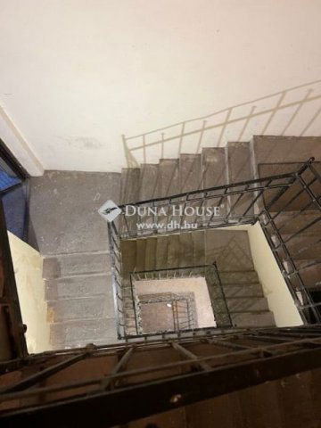 Eladó téglalakás, Budapesten, V. kerületben 68 M Ft, 2 szobás