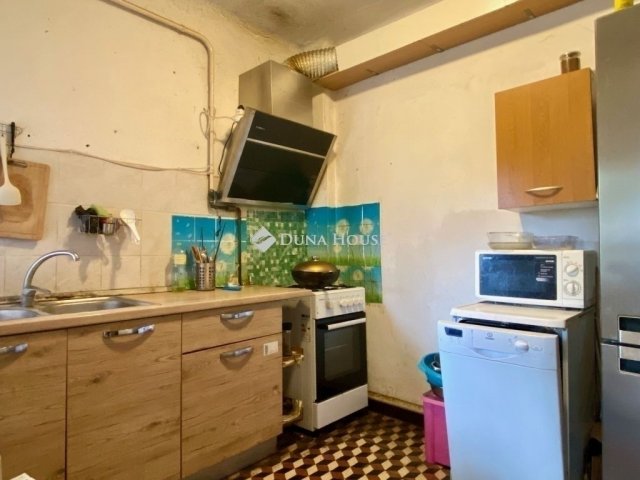 Eladó családi ház, Budapesten, XV. kerületben 89.99 M Ft