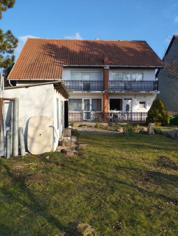 Eladó családi ház, Zircen 74.9 M Ft, 6 szobás