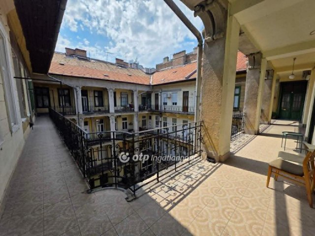 Eladó téglalakás, Budapesten, VI. kerületben 98 M Ft, 2 szobás