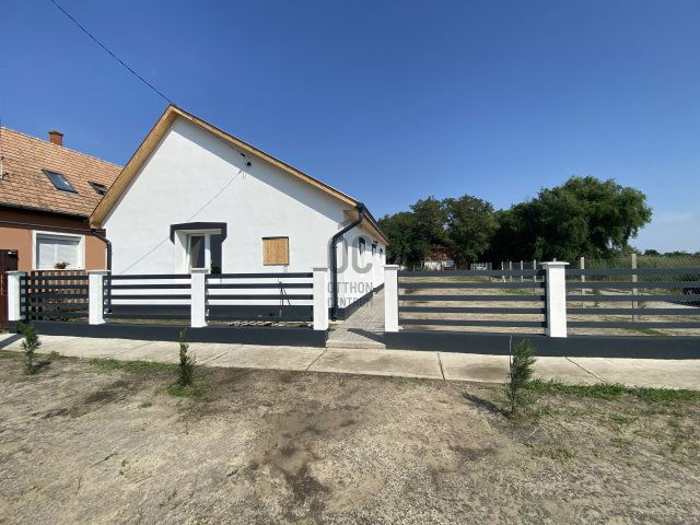 Eladó családi ház, Abonyban 34.9 M Ft, 3 szobás