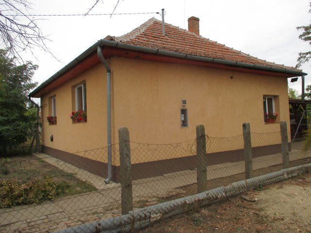 Eladó családi ház, Battonyán 19.9 M Ft, 3 szobás