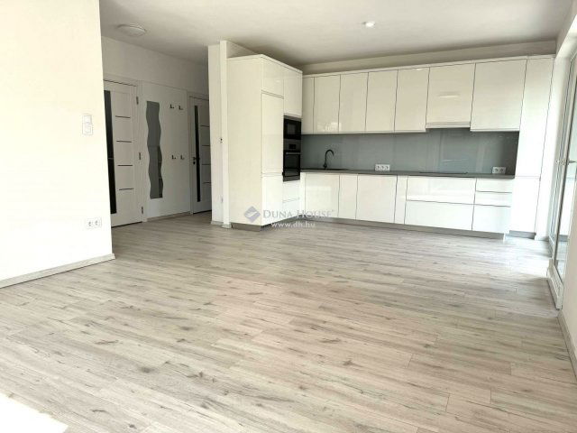 Eladó téglalakás, Budapesten, III. kerületben 120 M Ft, 2 szobás