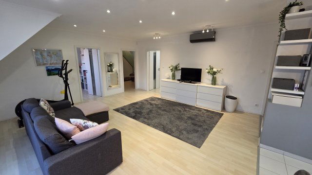 Eladó téglalakás, Székesfehérvárott 98 M Ft, 4 szobás