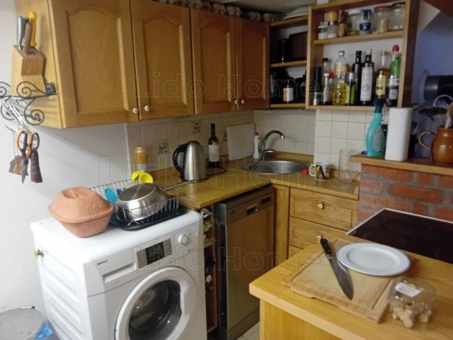 Eladó családi ház, Győrújbaráton 70 M Ft, 2+1 szobás