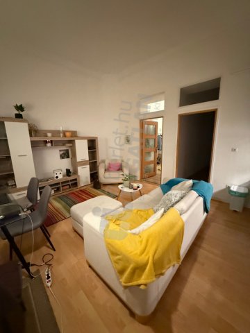 Kiadó téglalakás, albérlet, VII. kerületben, Csengery utcában