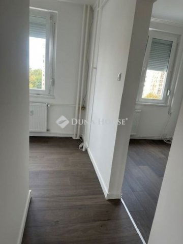 Eladó panellakás, Budapesten, XV. kerületben 82 M Ft, 3+1 szobás