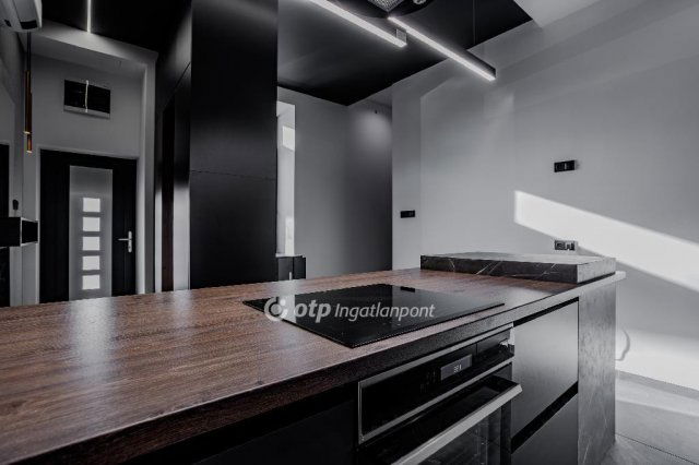 Eladó téglalakás, Pécsett 79.9 M Ft, 2 szobás