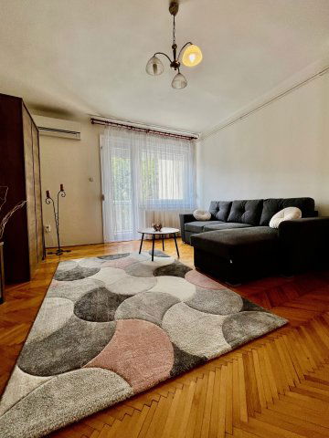 Kiadó téglalakás, albérlet, Pécsett 230 E Ft / hó, 2 szobás
