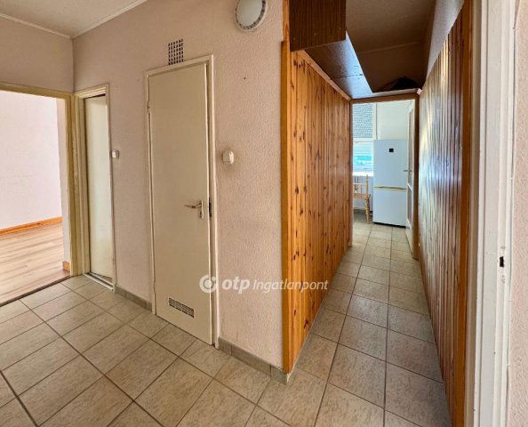 Eladó téglalakás, Székesfehérvárott 42.9 M Ft, 2 szobás