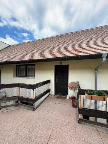 Kiadó téglalakás, albérlet, Pécsett 180 E Ft / hó, 3 szobás