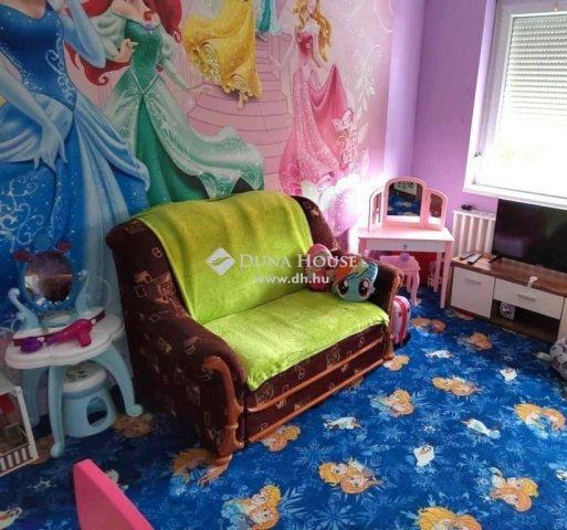 Eladó családi ház, Piliscséven 94.9 M Ft, 5 szobás