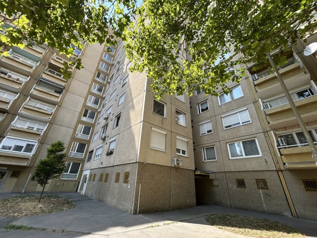 Eladó panellakás, Győrött 53.9 M Ft, 2+1 szobás