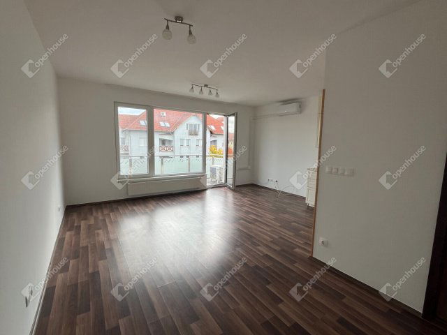 Kiadó téglalakás, albérlet, Tatabányán 160 E Ft / hó