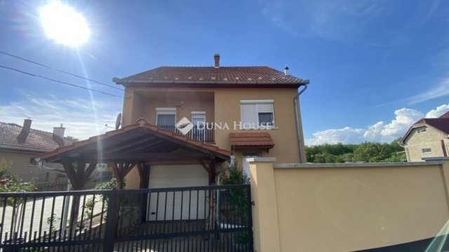 Eladó családi ház, Tápióságon 79.9 M Ft, 4 szobás