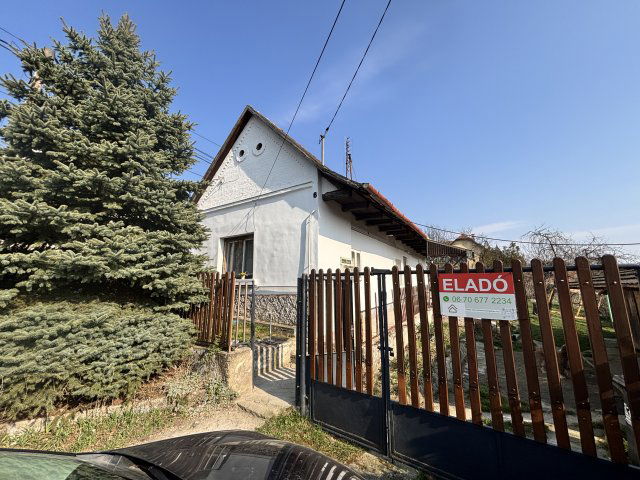 Eladó családi ház, Szokolyán 42.9 M Ft, 2 szobás