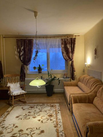 Eladó téglalakás, Komlón 24.9 M Ft, 1+1 szobás