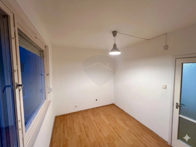 Eladó panellakás, Dunakeszin 74 M Ft, 3+1 szobás