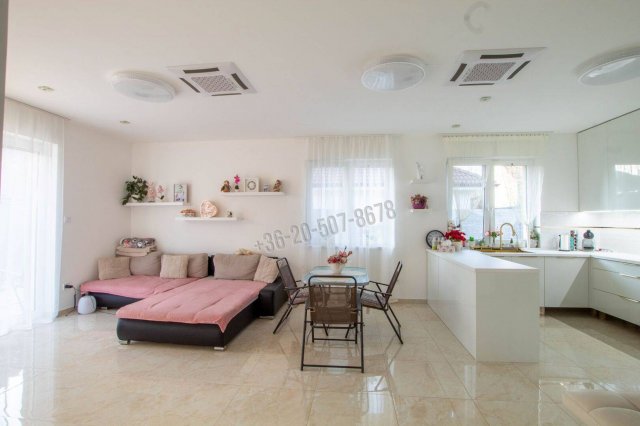 Eladó családi ház, Üllőn 133.9 M Ft, 5 szobás