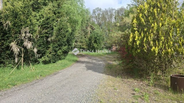 Eladó üzlethelyiség, Peresztegen 49.9 M Ft, 6 szobás