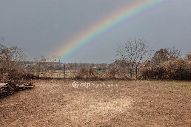 Eladó családi ház, Csömörön 299 M Ft, 4+1 szobás