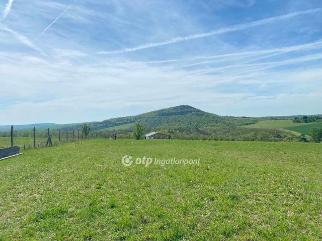 Eladó telek, Szomoron 44 M Ft / költözzbe.hu